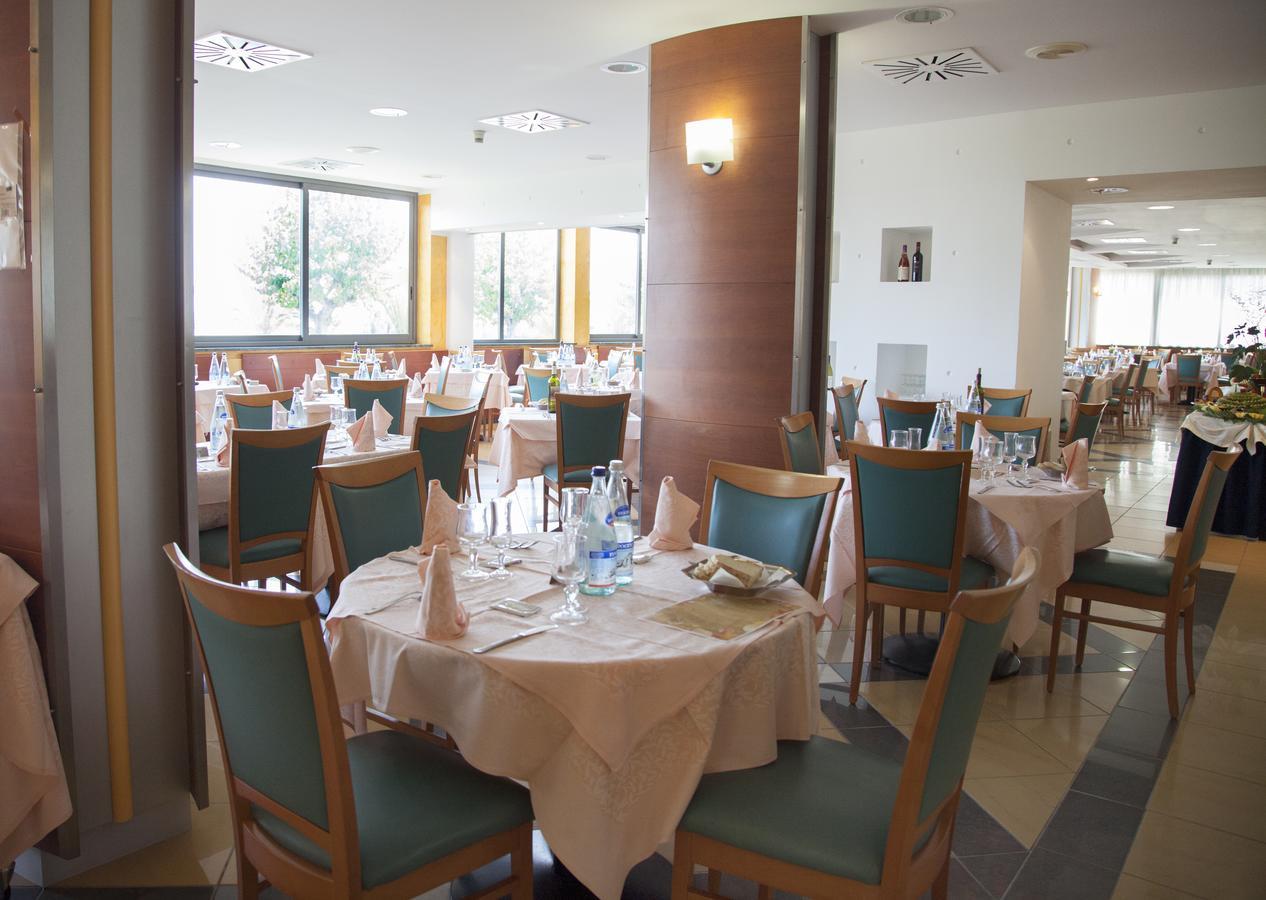 Hotel Atlas Alba Adriatica Eksteriør bilde
