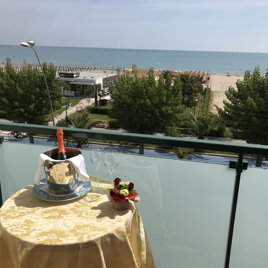Hotel Atlas Alba Adriatica Eksteriør bilde