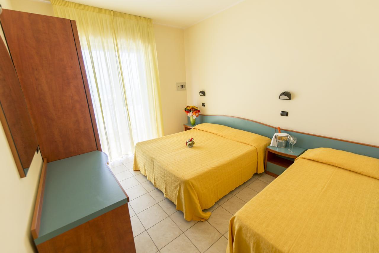 Hotel Atlas Alba Adriatica Eksteriør bilde